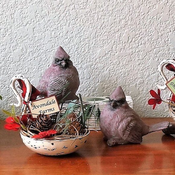 Hand Painted Stone Look Cardinals Set of 2 Cardinal Birds Winter Tier Tray - Picture 1 of 6